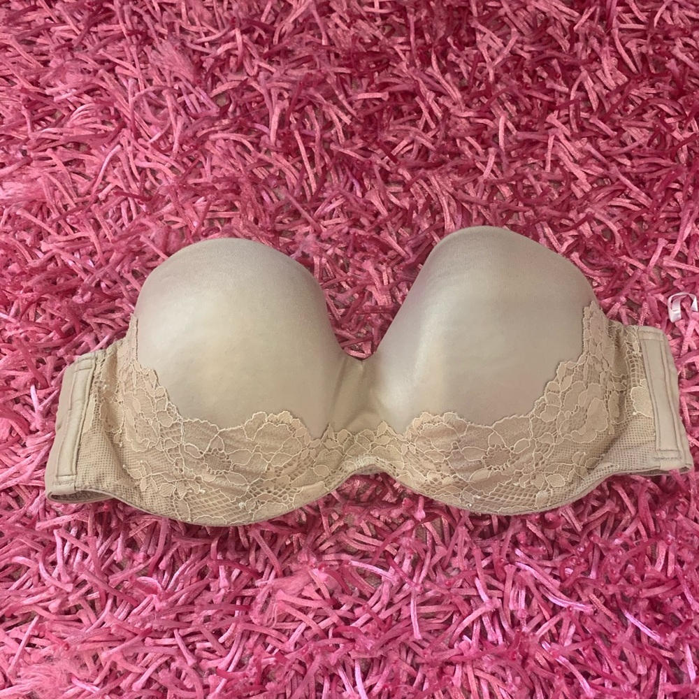 Victoria’s Secret strapless bra